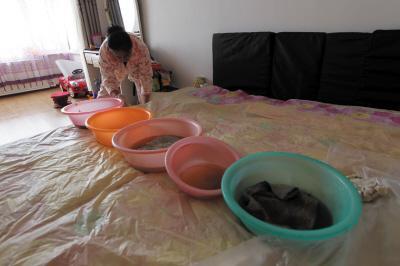 榆中楼上漏水，住户失联，小区没物管，业主维权难！律师来支招……